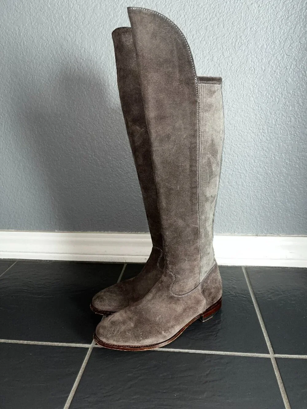 ARIAT two 24 Burela Gray Suede Tall Over the Knee Boots.- Made in Spain EUC - 9